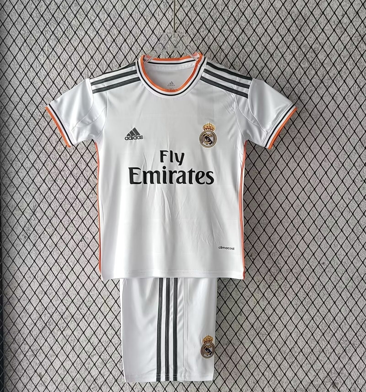 Real Madrid FC 13/14 Kids Retro Match Kit
