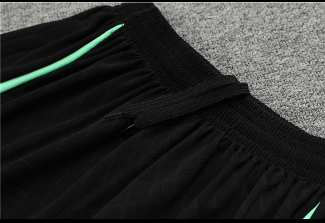 Liverpool FC Men’s 23/24 Training Kit