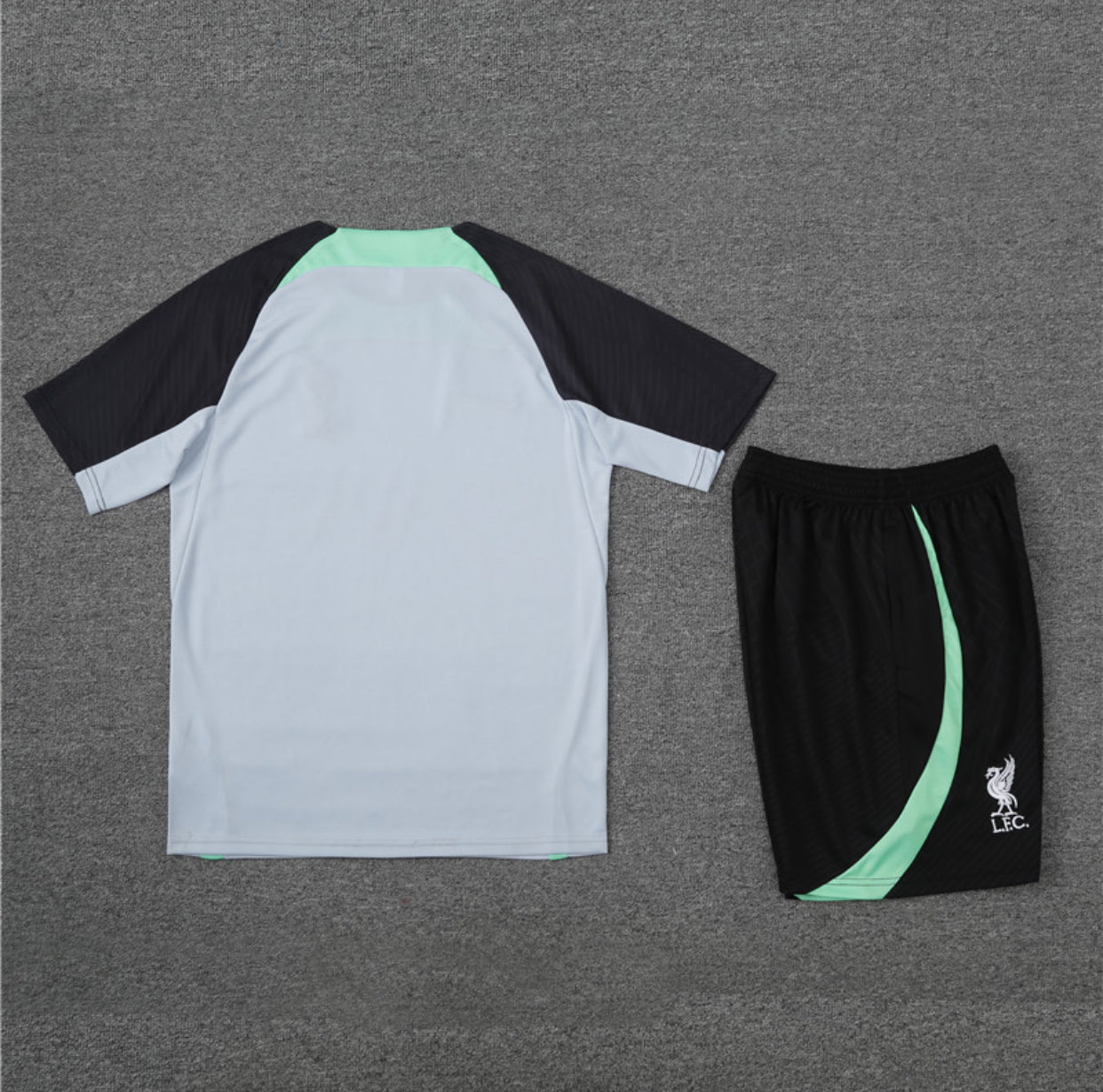 Liverpool FC Men’s 23/24 Training Kit