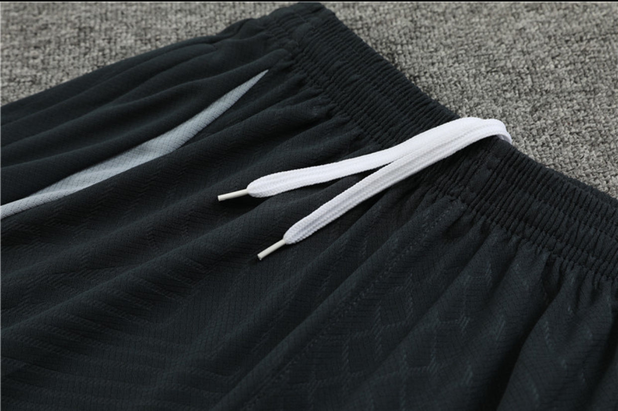 Liverpool FC Men’s 23/24 Training Kit