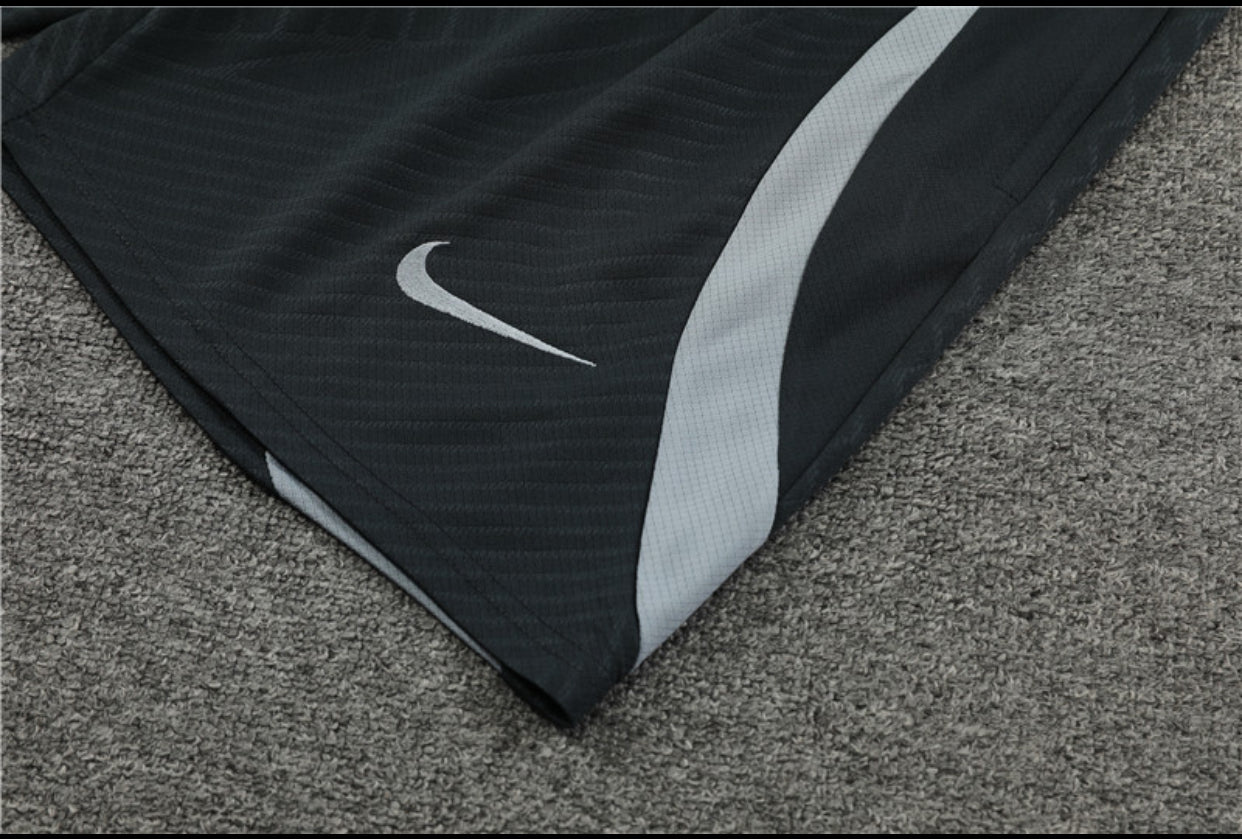 Liverpool FC Men’s 23/24 Training Kit