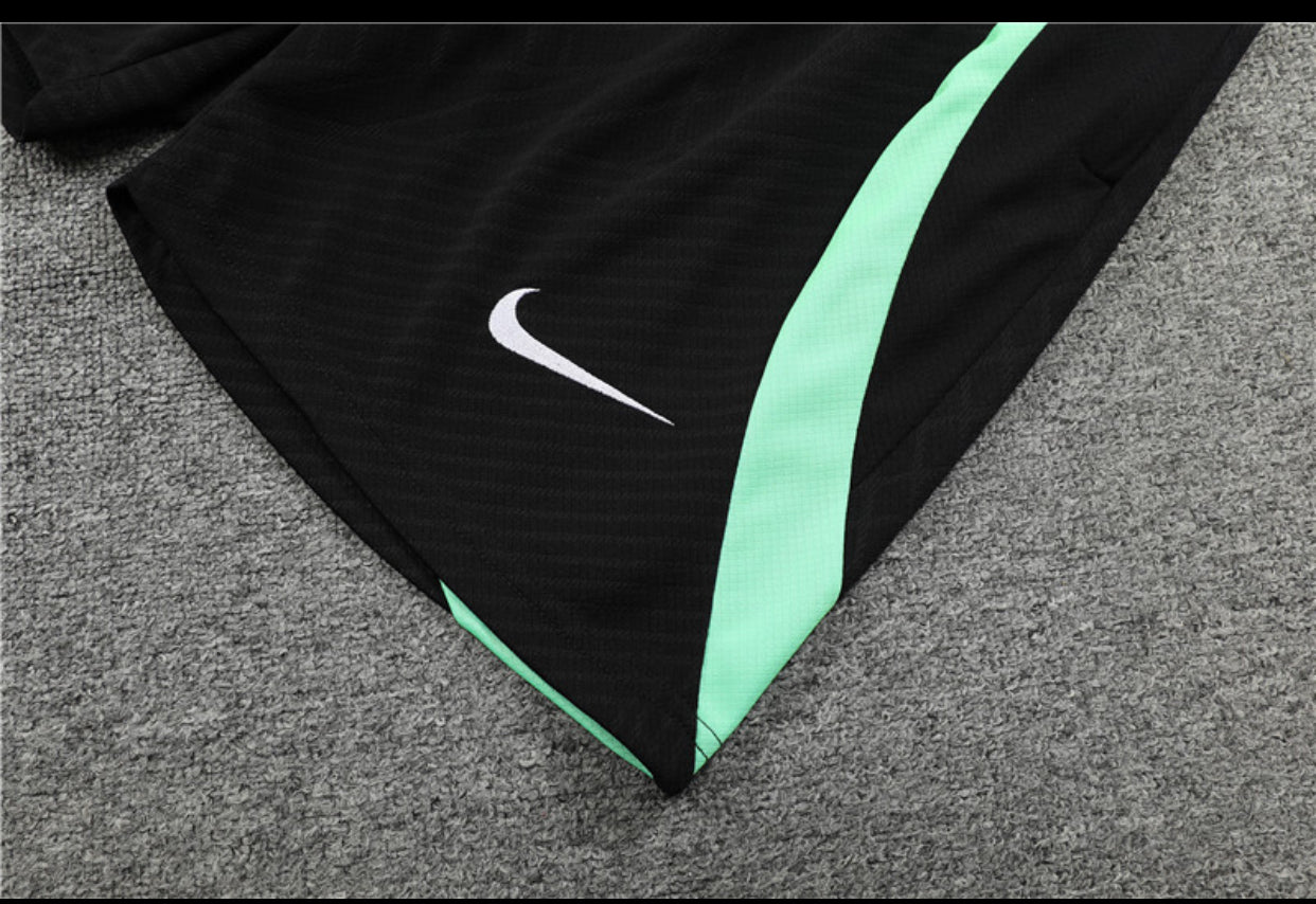 Liverpool FC Men’s 23/24 Training Kit