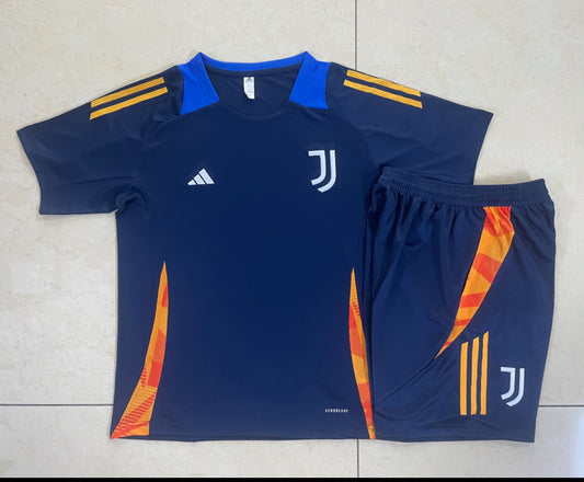 Juventus FC Men’s 24/24 Training Kit